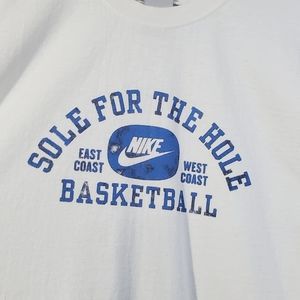 2000's vintage Sole for the Hole Mens Nike Classic Bball tee shirt. rare. EUC.